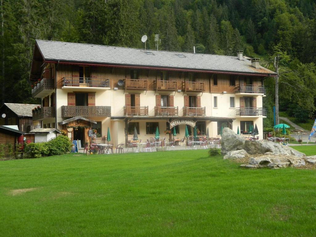 Logis Hotel Les Sapins Montriond Exterior foto