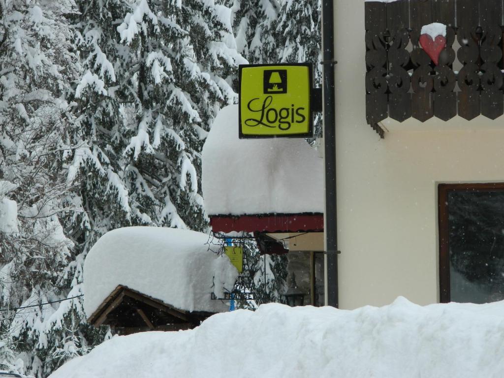 Logis Hotel Les Sapins Montriond Exterior foto