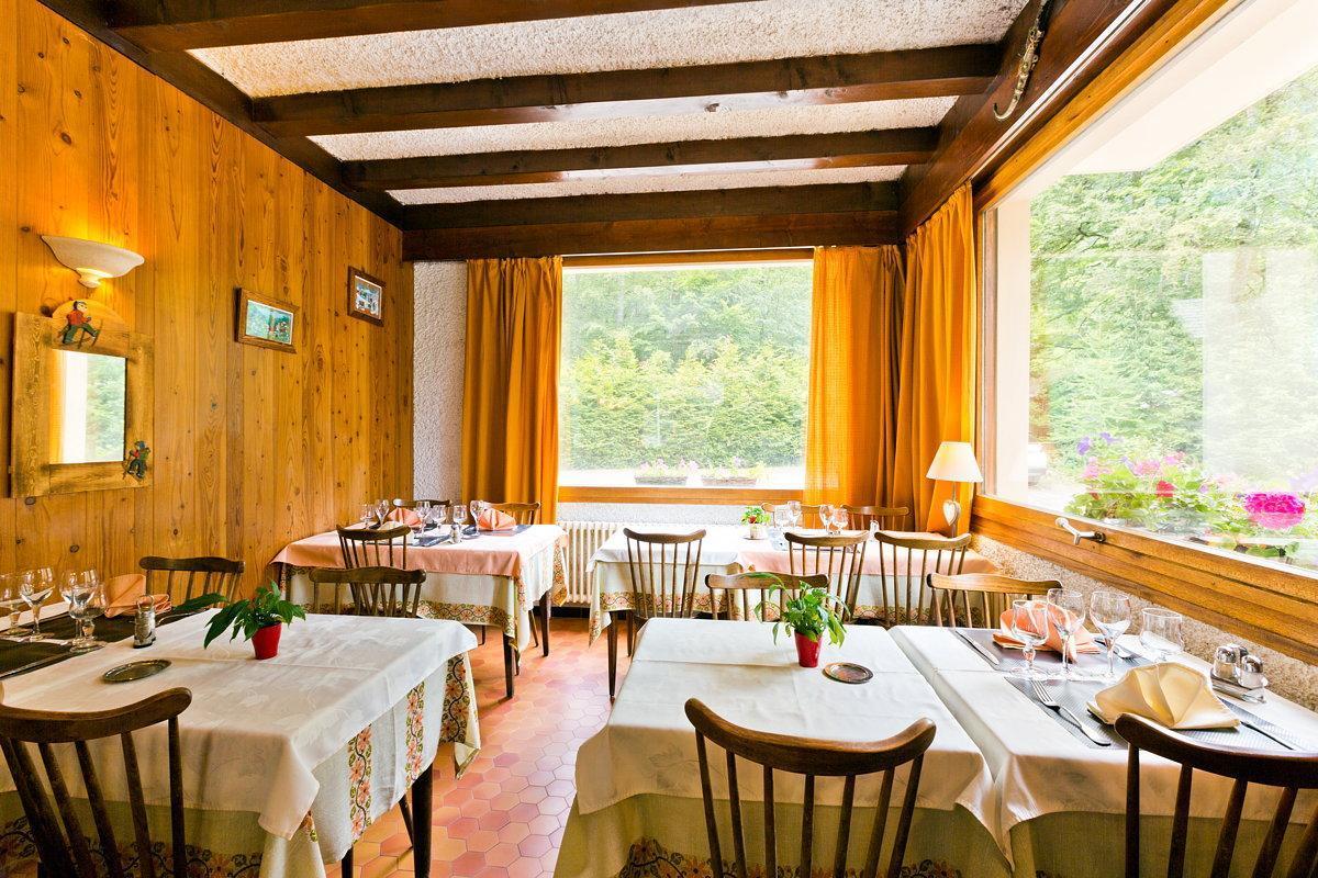 Logis Hotel Les Sapins Montriond Exterior foto