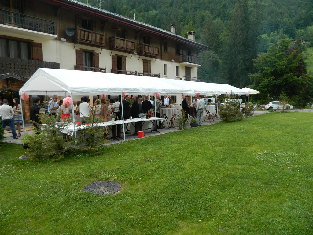 Logis Hotel Les Sapins Montriond Exterior foto